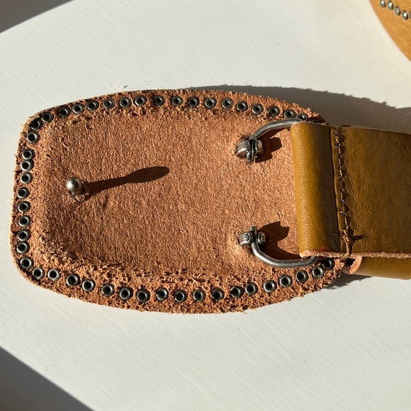 Ed Hardy Leather Belt Yellow Rose Tattoo Buckle Adjustable Size L Vintage Style - Picture 6 of 14